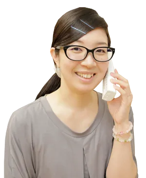 電話で話す女性のイメージ
